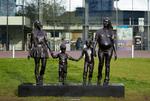 Gillian Wearings bronzeskulptur ’A Real Birmingham Family’ fra 2014. 