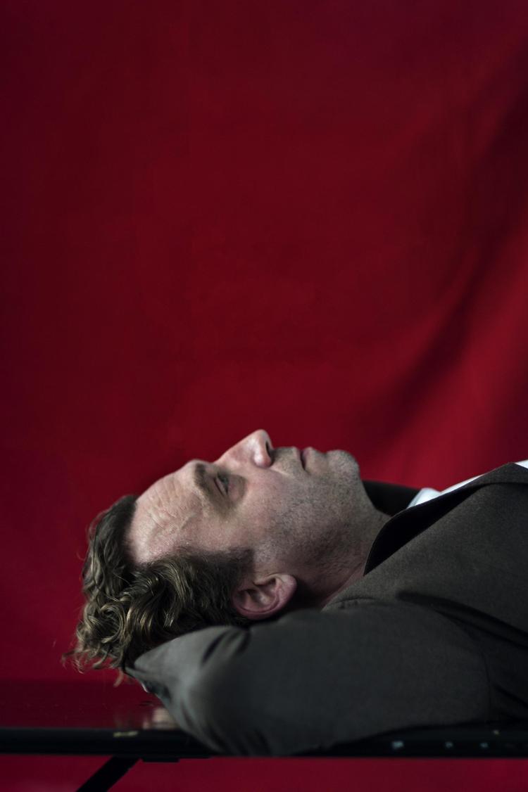 Europa fornemmes flere steder i Nørlunds sange. 