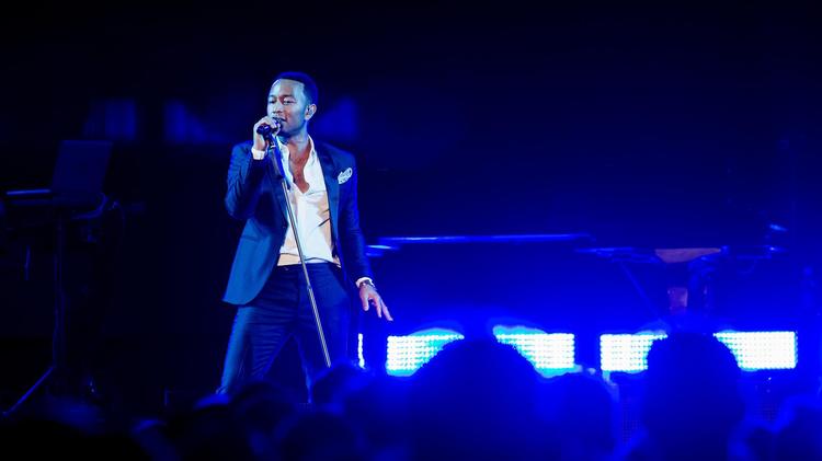 Der er gode penge i at sælge koncertbilletter. Gebyret på billetter til koncerter, som her John Legend i Royal Arena, kan indbringe millionindkomster. Arkivfoto Thomas Borberg