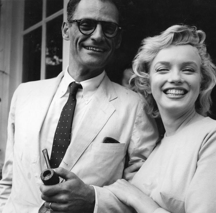 I fire år var forfatteren Arthur Miller og skuespilleren Marilyn Monroe gift. Til sidst blev den intellektuelle kløft dog for stor. 