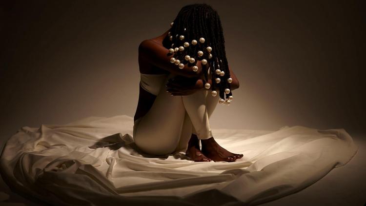 Kelela har en af tidens smukkeste stemmer, og hendes nye værk bidrager smukt til den fænomenale forvirring. ’Take Me Apart’ har udsigt, men intet klarsyn. Pr-foto Dicko Chan