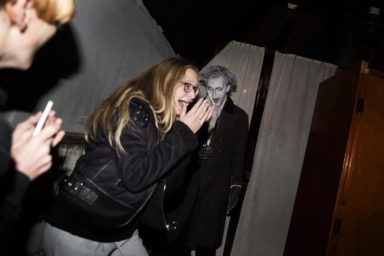 »Der er virkelig lagt mange kræfter i det, og det var meget gennemført«, siger 14-årige Benedicte om Tivolis spøgelseshus Det Hjemsøgte. 