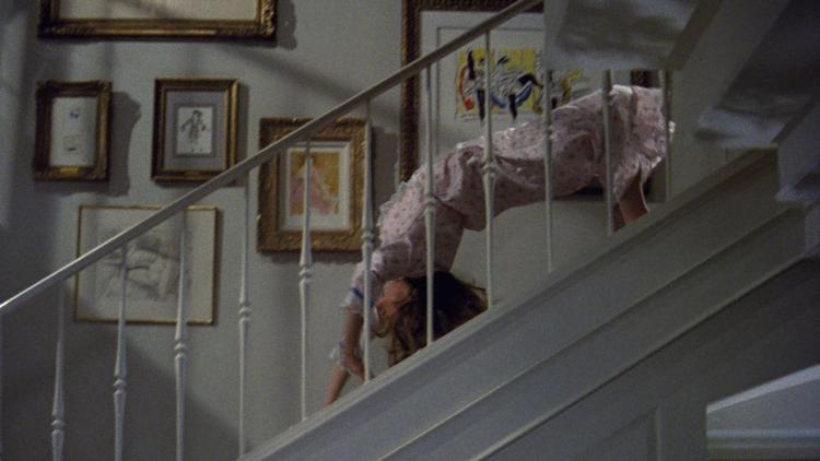 Regans kravletur i 'Excorsisten' ender med hendes ansigt tæt mod linsen, mens blodet vælter ud af hendes mund. 