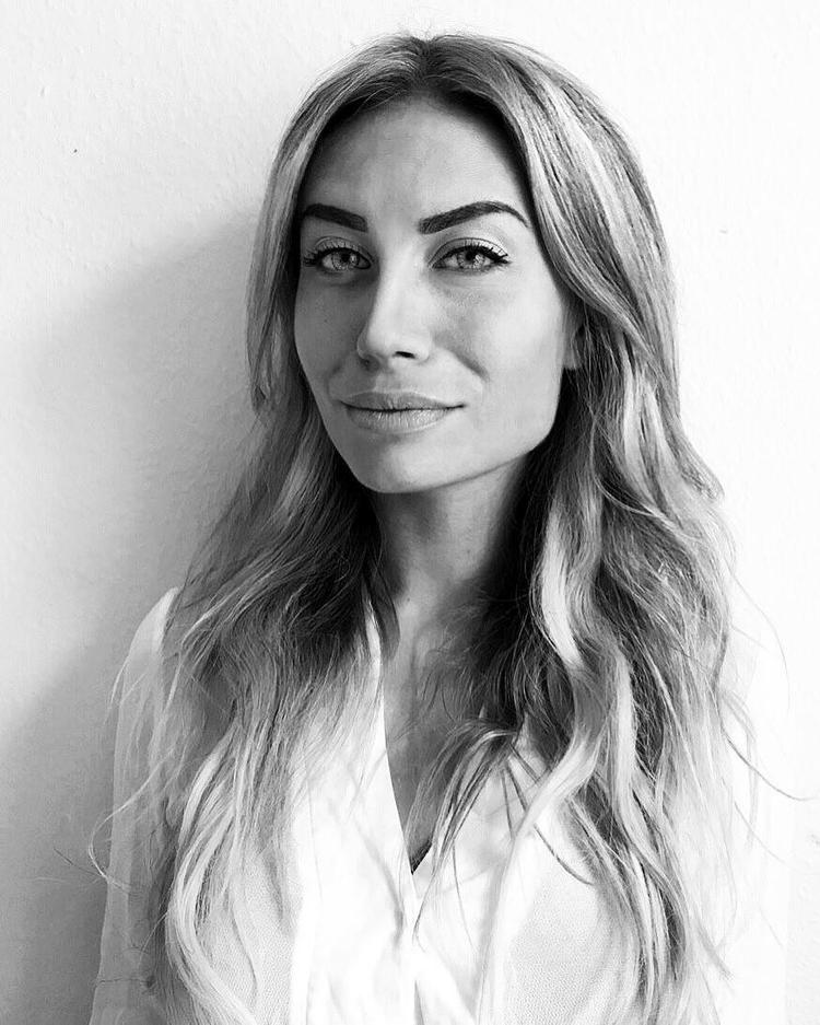 Litteratur- og teaterblogger Katherine Diez mener, at »skønlitteratur er en indgangsvinkel til ukendte steder i menneskets psyke«. 