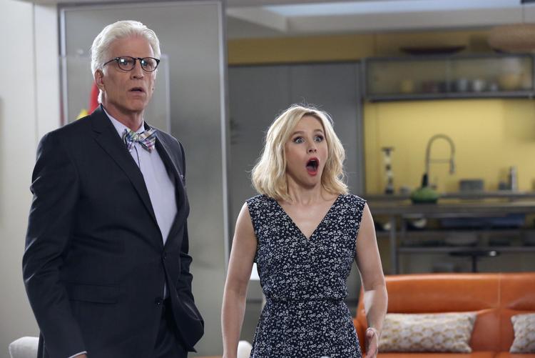 Ted Danson og Kristen Bell spiller i 'The Good Place' henholdsvis englen Michael og narcissisten Eleanor, som kom i Paradis ved en fejl. 