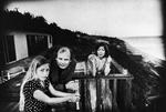 Joan Didion med sin mand, John Gregory Dunne, og datteren, Quintana Roo. 