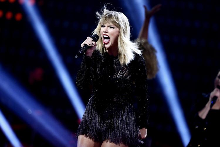 Taylor Swift er ude med et nyt album, som hedder Reputation.  John Salangsang/Invision/AP