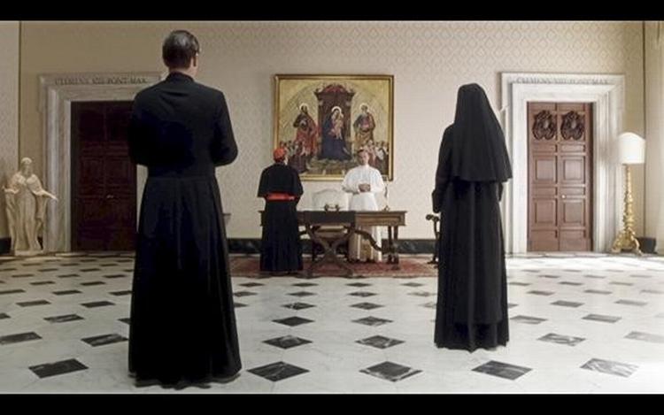 Magtspil på sort-hvidt ternet spillebræt. 