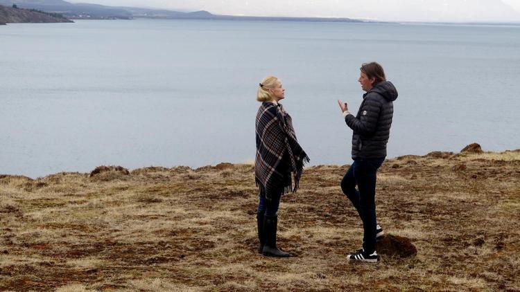 Tina Dickow og Anders Agger i samtale. 
