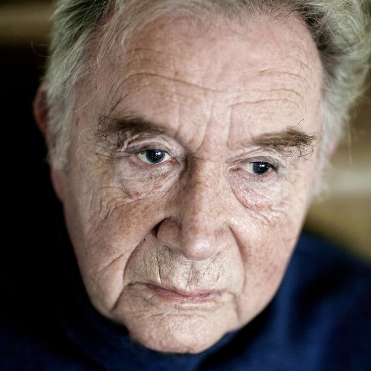 Jørgen Reenberg var en af de helt store scenekunstnere i det 20. århundredes danske teaterliv. Han har spillet et hav af roller på især Det Kongelige Teater. Derimod blev film og tv aldrig rigtig hans metier. 