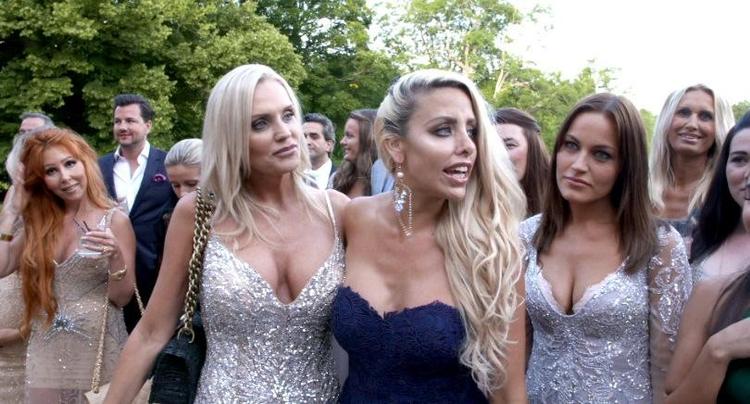 Jannie Ree, Sarah Louise Christiansen, og Amalie Szigethy fra ’Forsidefruer’. 