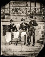 Med til livet som godsejer hørte jagter, som Mogens Frijs gik højt op i. Her fra omkring 1873, hvor han poserer sammen med Otto Scavenius og Fredrik Blixen. 