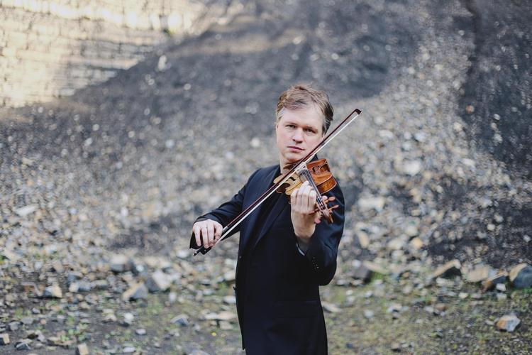 Henning Kraggerud kan sine og Vivaldis fire årstider, men er også mand for at lægge noget norsk vejrlig ind i sine egne kompositioner. Foto: Robert Romik