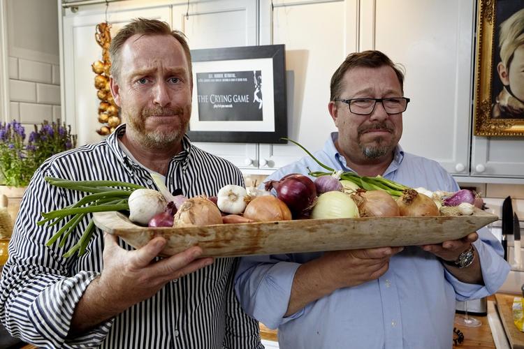 Adam og James Price ved en masse om mad og kan lære fra sig, men det helt særlige er måden, de lærer fra sig på. 