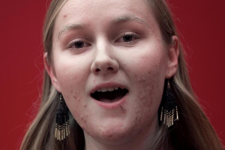 Juliet Zarrin Watson, 18 år. 1. alt. Har sunget i koret i to år. Går i 3.g på Sankt Annæ Gymnasium. 