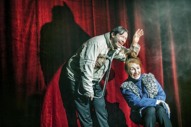 Campingstolparret Kirsten og René er både til analsex og toilet-alrum, men i længden er de først og fremmest trættende. 