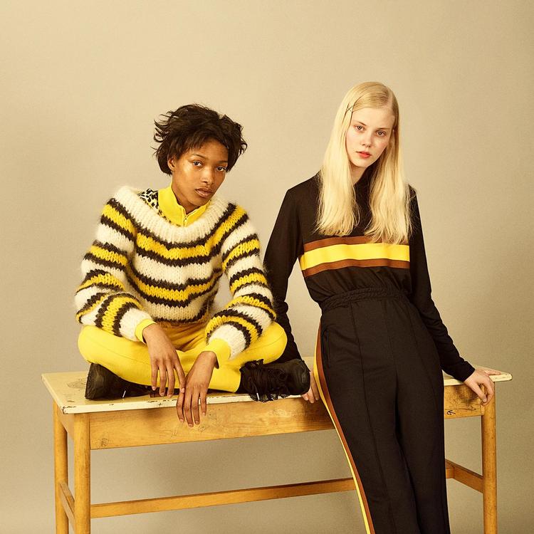 Ganni-teamet har en skarp sans for farver. Ikke mindst den klare gule, der var en vigtig del af forår-sommer-kollektionen i år, har været et hit. 