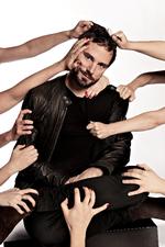 Når mænd er sammen, bruger de enormt lang tid på at brokke sig over deres kvinder, men så snart de kommer hjem, får de nerver på og kan ikke finde ud af at sige fra over for deres kærester. Pludselig kan de knap nok finde ud af at sætte to ord sammen, oplever filminstruktør Christian Tafdrup. Foto: Jacob Ehrbahn