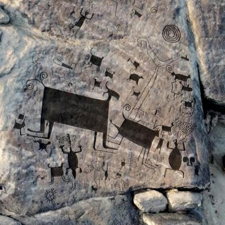 De store indgraveringer i Venezuela, der er kendt som petroglyffer, forestiller både dyr, mennesker og kulturelle riter. 