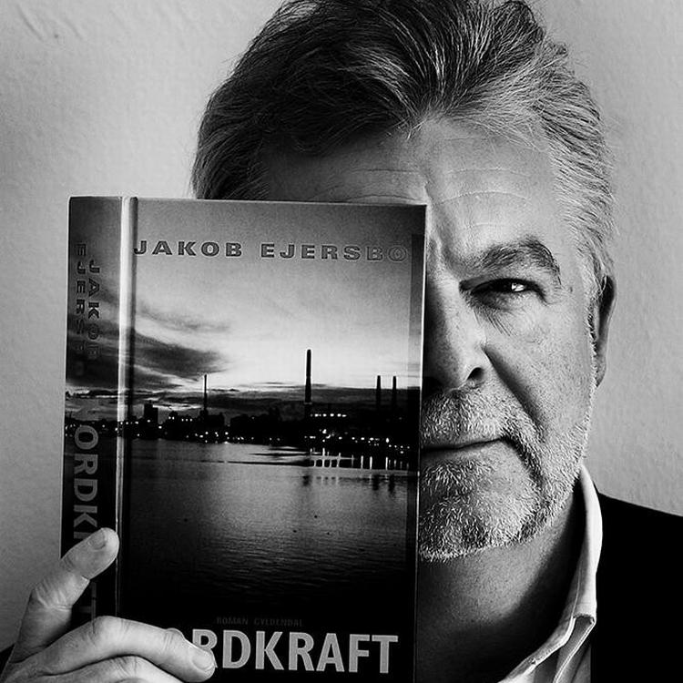 Jakob Ejersbos 'Nordkraft' var med til at gøre gode tider bedre for Gyldendal i Stig Andersens første år i direktørstolen. 2017-regnskabet bliver ikke så godt som forventet, men Stig Andersens efterfølger overtager forlaget, som mange forfattere stadig drømmer om at udkomme på. 
 
