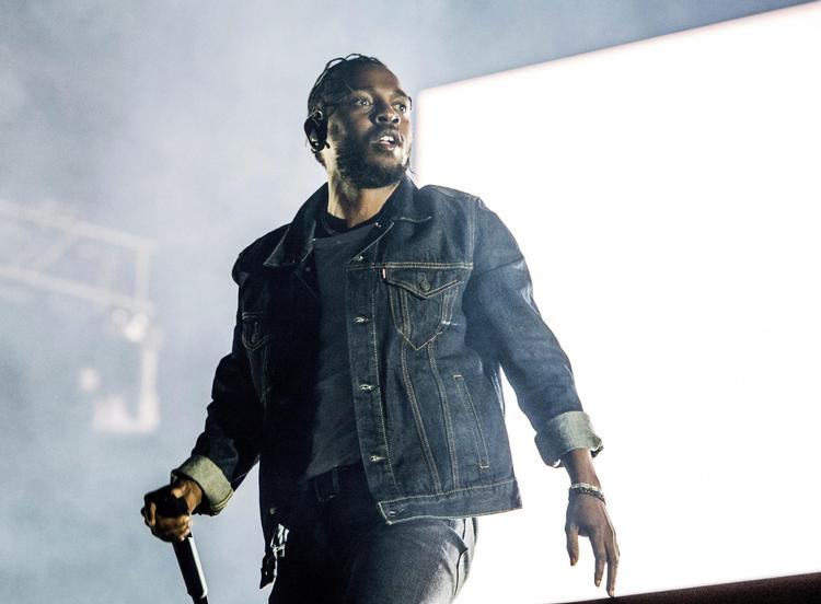 Den amerikanske rapper Kendrick Lamar kan gå på vandet i disse år. 1. marts vender han tilbage til Danmark, og med sig i bagagen har han en af sidste års bedste plader, 'DAMN.'. Arkivfoto Amy Harris/AP