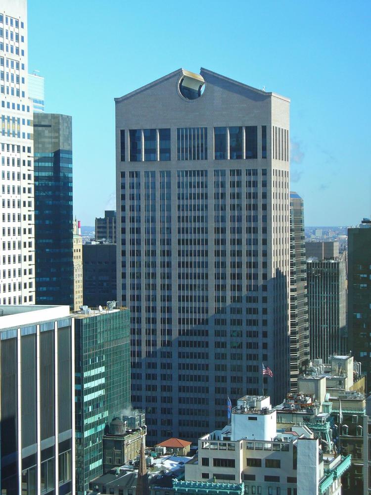 AT&T-bygningen i New York blev tegnet i 1978 for datidens største firma. 