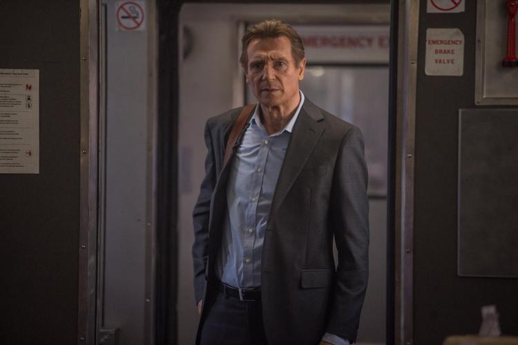 Liam Neeson spiller mere eller mindre samme rolle som i 'Taken'-trilogien. Nu bare som pendler. 