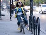 Coogie på sin chopper bike er en af de centrale personer i serien ’The Chi’s gruppeportræt af unge fra Chicago. 