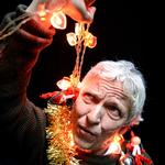 Klummeskibent Eva Lange drømmer om at stige ind i en bus fyldt med kloner af tv-værten Jørgen Skouboe, der sidder »fuldstændig rolige, men (...) klar til at lyne jakken op og flette et piletræshegn«. Arkivfoto Jan Dagø