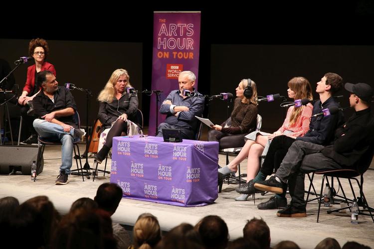 Omar Marzouk, Jussi Adler-Olsen og Lone Scherfig var under en BBC-debat i denne uge enige om, at Danmark er et af verdens dejligste steder, men hovedsageligt fordi det går nedad bakke i resten af verden. 