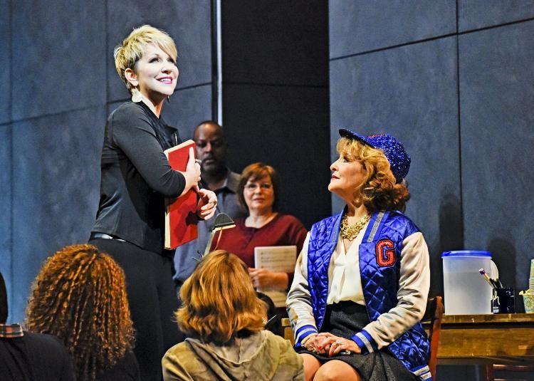 Italiensk bel canto blandes med musical i ’Great Scott’, hvis titelparti er skræddersyet til Joyce DiDonato. Billedet er fra operaen i Dallas, hvor liveindspilningen er lavet. 