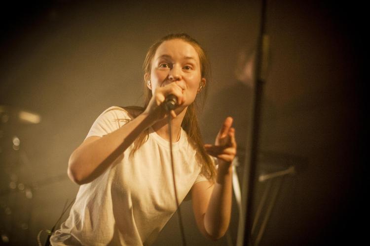 Med dynamisk hiphopattitude og en ubesværet stemme er norske Sigrid en popstjerne ud over det sædvanlige. BBC har netop kåret hende som vinder af 'Sound of 2018', den årlige gættekonkurrence om at udpege den næste store popstjerne. 