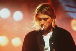 Forsangeren fra Nirvana, der tog sit eget liv i 1994 og har opnået et ikonisk eftermæle som vild rock-stjerne. 