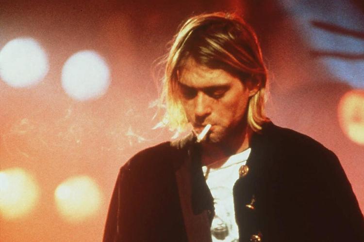 Forsangeren fra Nirvana, der tog sit eget liv i 1994 og har opnået et ikonisk eftermæle som vild rock-stjerne. 