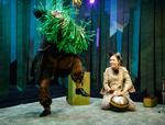 Dansegruppen Gazart udforsker det grønne græs' forunderlige univers i en forestilling, som selv de allermindste kan få noget rart ud af. Foto Søren Meisner/Pr-foto