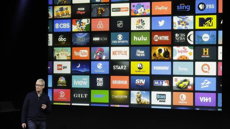 Apples topchef, Tim Cook, viser det store udbud af tv-apps på firmaets Apple TV-boks frem under et pressemøde. Allerede fra næste år kan du være tvunget til at skulle abonnere på mange flere tjenester, hvis du gerne vil kunne se dine yndlingsfilm og -serier. 