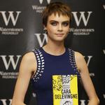 Den britiske model, sanger og skuespiller Cara Delevingne kan nu også føje forfatter til visitkortet. AP