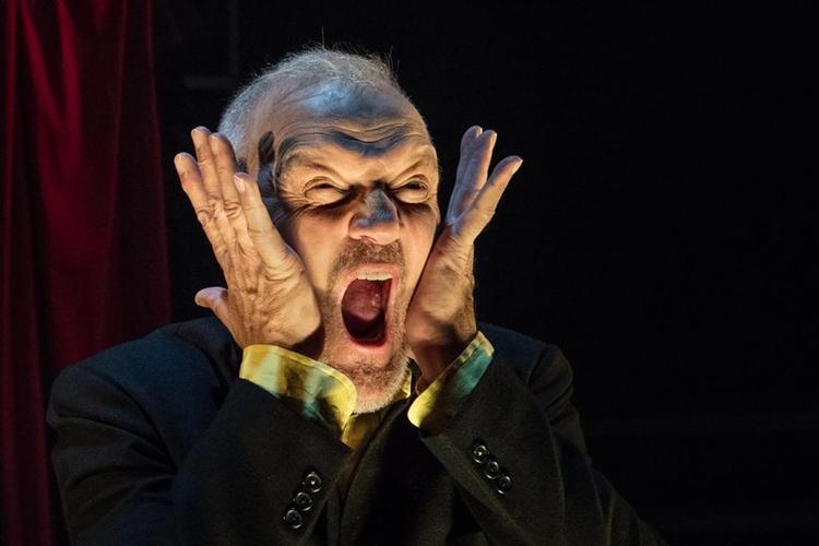 Der skal en skuespiller af Preben Kristensens format til for at få et menneskedrama ud af et slapt stykke metateater. Foto Thomas Petri