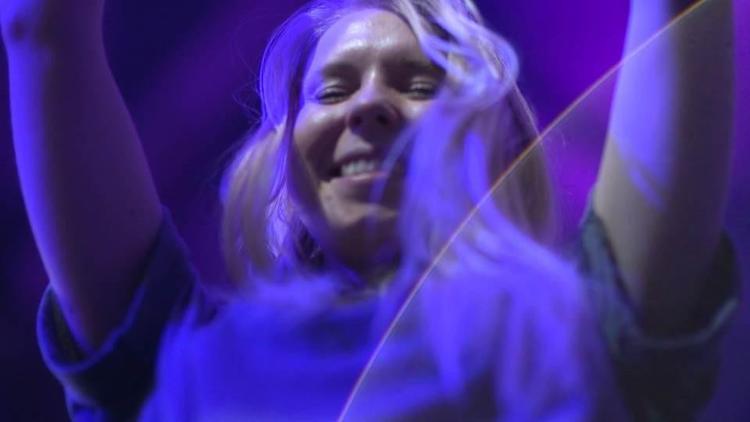 Torsdag 1. marts kan TV 2’s nye 
ungesatsning ses på TV2.dk, TV2 Play samt Facebook og Instagram. Gennem korte videofortællinger kommer seerne helt tæt på de unge.  Foto
 Fra dagens indslag/TV2 
