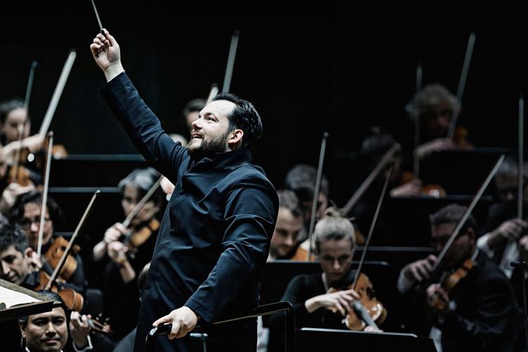 Der er en fantastisk blanding af ro, kultiveret klang og næsten uhyggelig energi på Andris Nelsons’ nye Bruckner-album. Gert Mothes