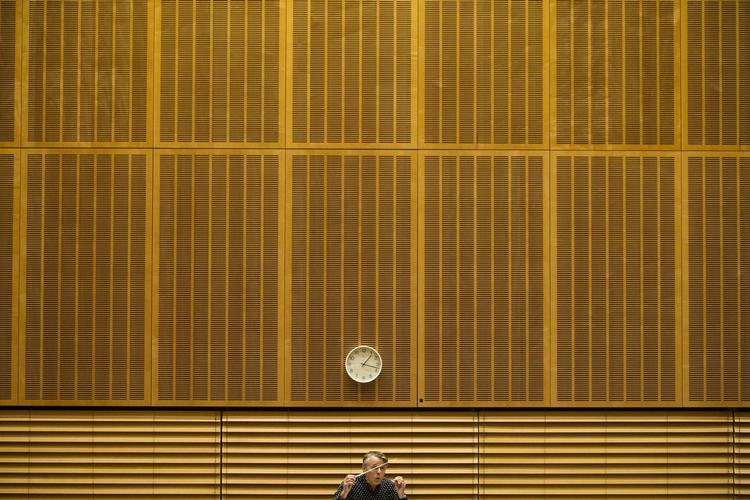 Der er på alle måder højt til loftet i prøvesal 6 i Operaen. Hver lille partikel i luften er mættet med Det Kongelige Kapels prøve på Mahlers 2. symfoni. Andreas Haubjerg