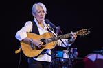 Joan Baez fik sit gennembrud i begyndelsen af 1960’erne som en af frontfigurerne i amerikansk folkmusik og i protesterne mod Vietnam-krigen. Nu er hun på sin farvelturné. Jacob Ehrbahn