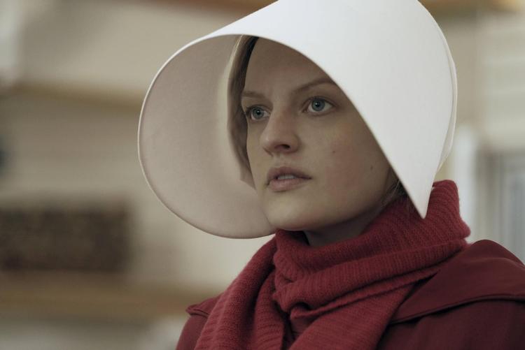 Elisabeth Moss som trælkvinde i dystopien af et kvindehadende, patriarkalsk samfund Ap/George Kraychyk