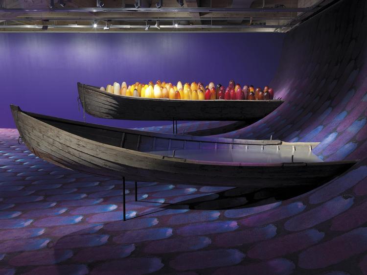 De kommer i mange størrelser og former, men Kørners ’problemer’ er også farverige og skrøbelige. Og støbt i glas. Emma