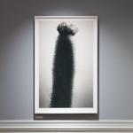 Slægtskabet mellem rank fauna og menneskeskabte søjler og statuer er et gennemgående tema i Tove Kurtzweils fotokunst. Pr/David Stjernholm