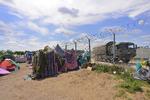 Ungarn har bygget et grænsehegn på 174 km for at holde illegale migranter ude. Ny lovpakke slår ned på NGO'er, som vurderes at »støtte migration«. Edvard Molnar/AP.