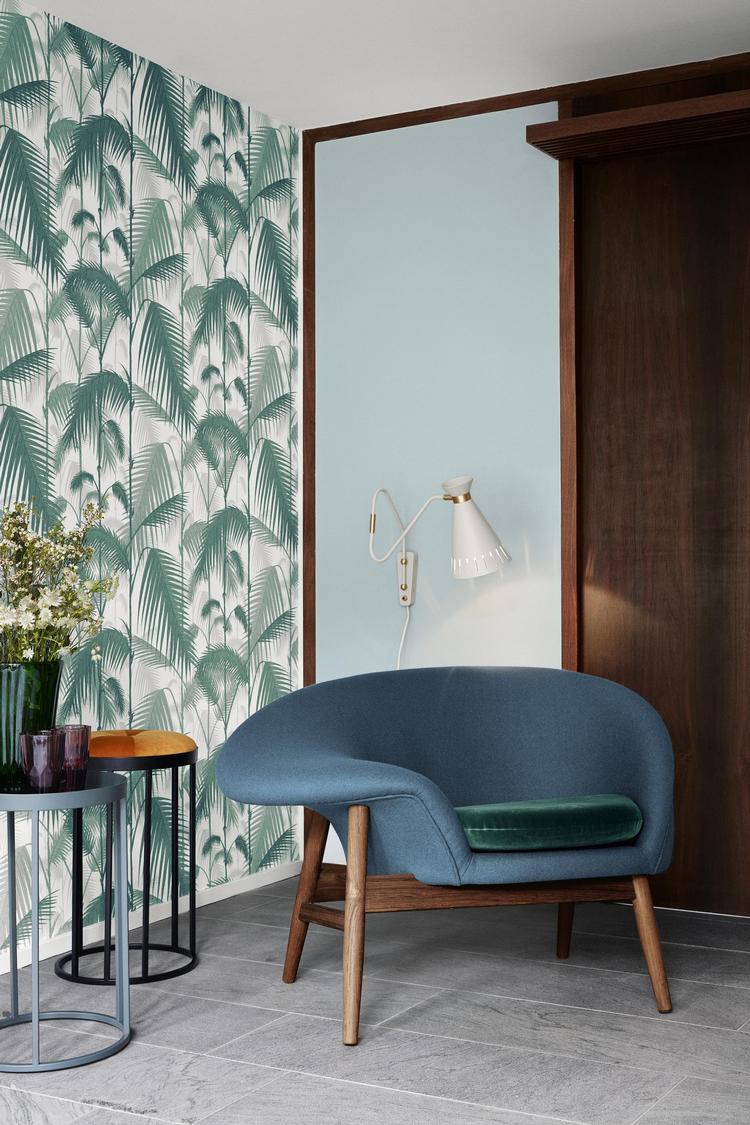 Den kølighed, som man har kunnet finde i det danske  designunivers i det 20. århundrede – blandt andet hos Arne Jacobsen – er helt fraværende hos Warm Nordic.   Line Klein