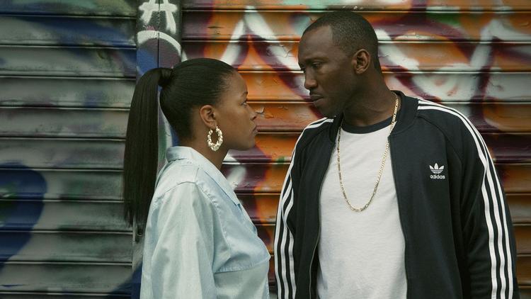 Med filmen ’Roxanne Roxanne’ bliver historien om Roxanne Chanté, et af hiphoppens største talenter, hvis stjerne dog hurtigt blev slukket af svigt og vold, omsider fortalt. Her med Chanté Adams og Mahershala Ali. Netflix