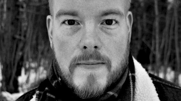 Jan Kristoffer Dales bog om mænd fra arbejderklassen er for pæn og poleret.
 Kjersti Sletteskog