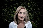 Katarina Frostenson var medlem af Det Svenske Akademi og er gift med manden, der i de svenske medier blot kaldes Kulturprofilen, og som er anklaget for overgreb og voldtægt.  Joachim Adrian